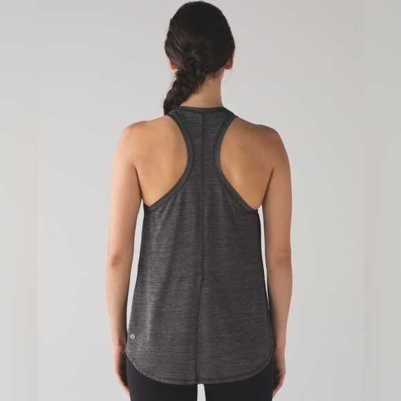 Lululemon Hot Like Agni Singlet in heather gray, Size 4 - Picture 4 of 15